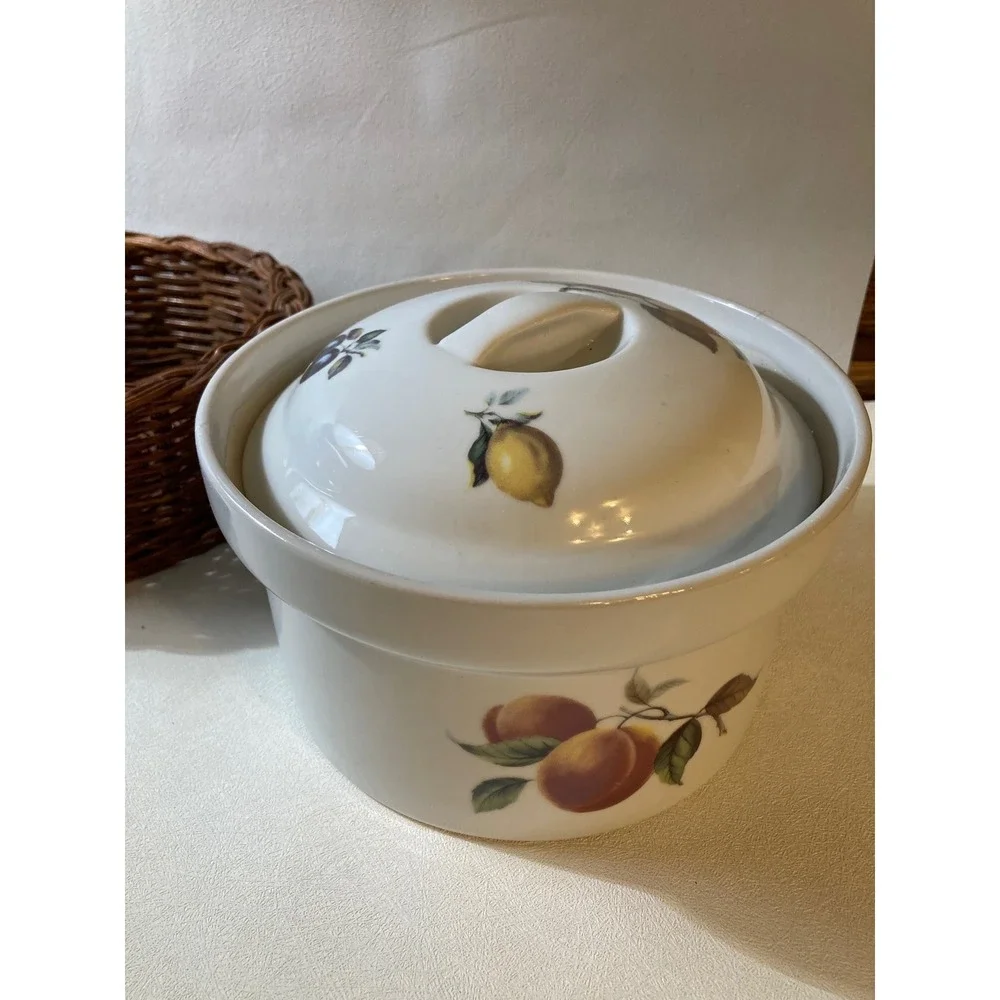 BIA Cordon Bleu Orchard Fruit Ceramic Casserole Dish with Lid and Wicker Basket